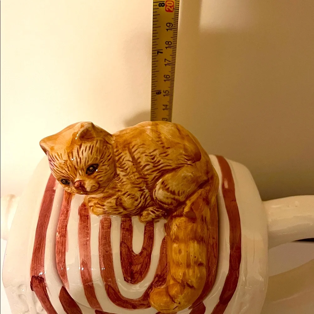 Vintage 1980 Ceramic Teapot Ginger Cat Sleeping on Radiator. Like New